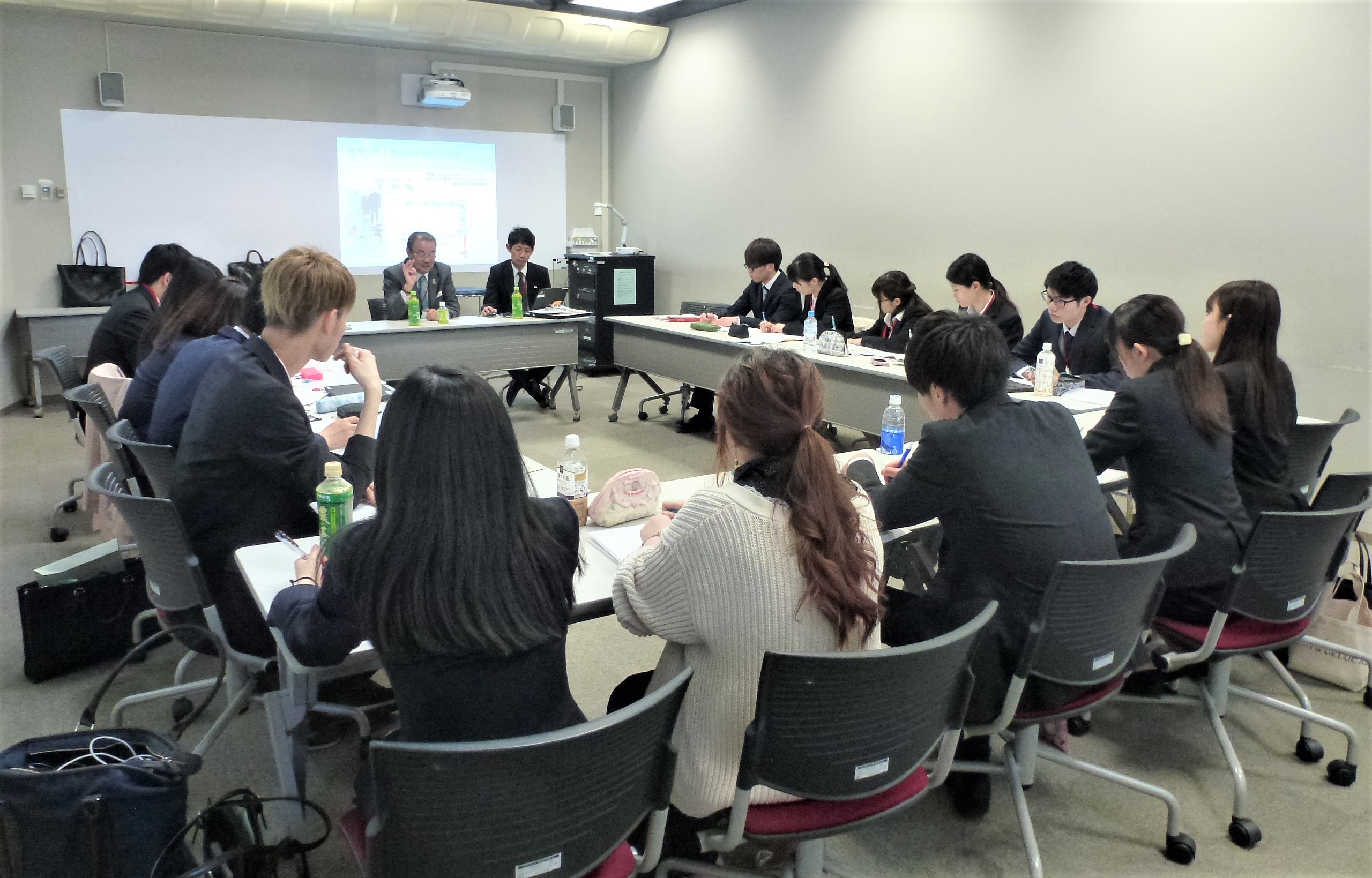 協栄産業株式会社 武蔵大学 江古田キャンパス 三学部横断型ゼミナール・プロジェクト ペットボトル PETボトル リサイクル 古澤栄一