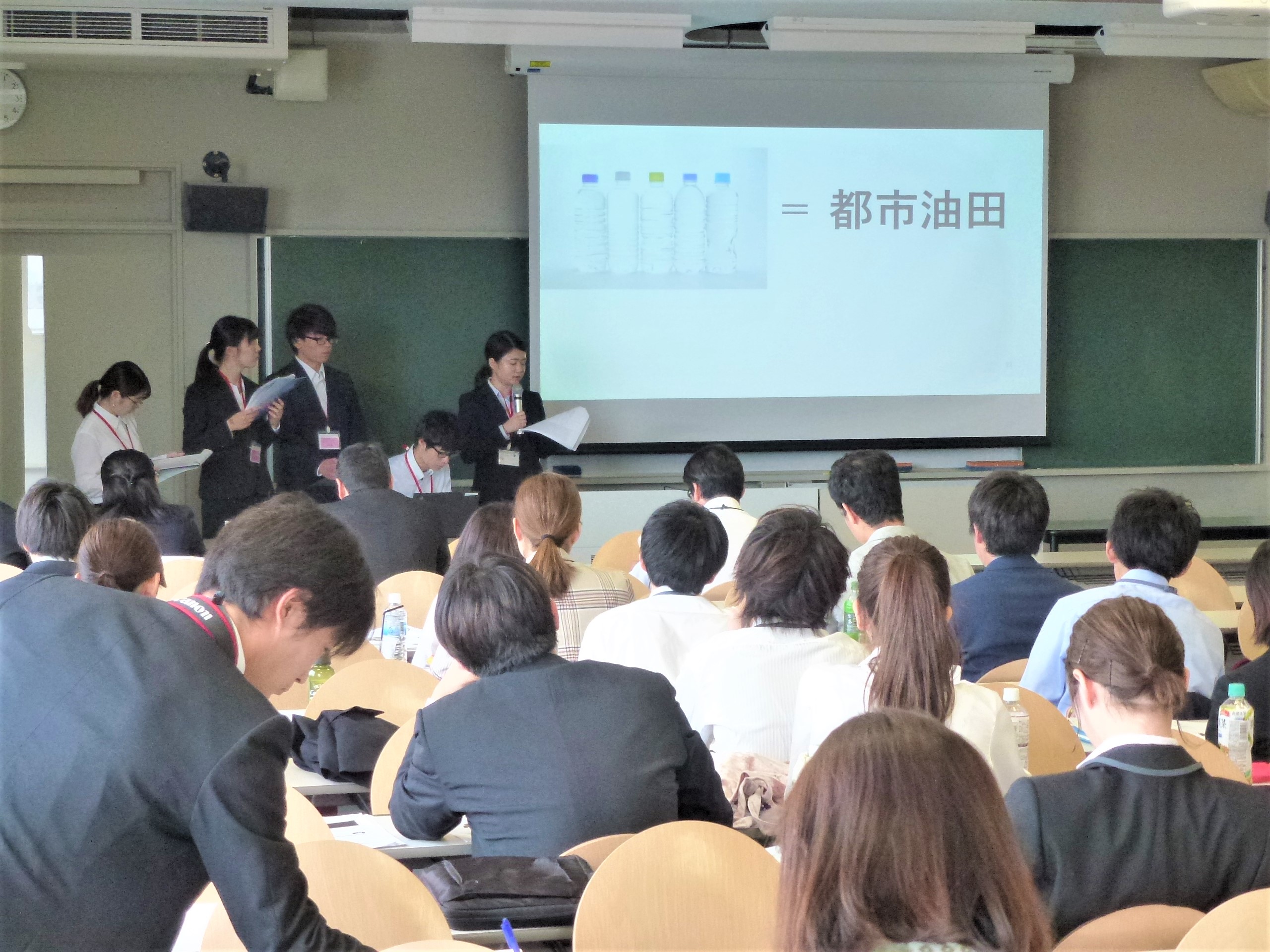 協栄産業株式会社 ジャパンテック 武蔵大学 江古田キャンパス 三学部横断型ゼミナール・プロジェクト ペットボトル PETボトル リサイクル 社会学部 経済学部 人文学部 都市油田 循環型社会 CSV CSR 中間発表会